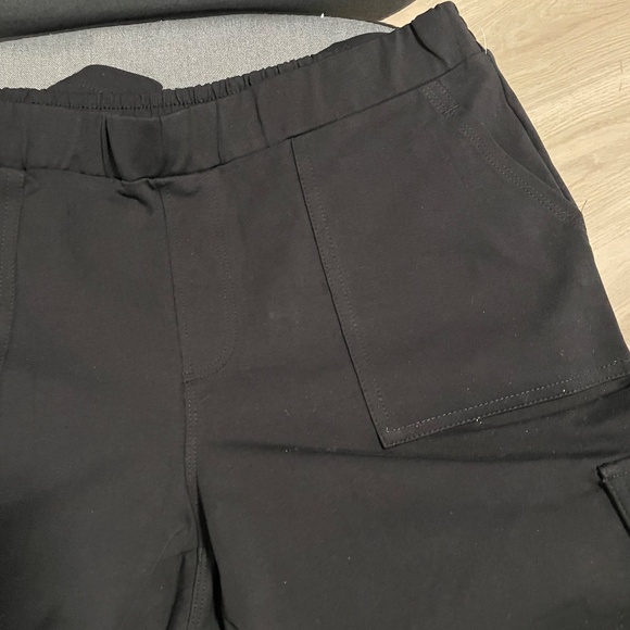 Susan Graver Weekend Cropped Pants - Picture 4 of 4